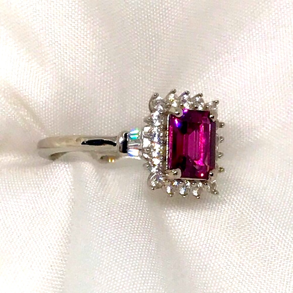 Wine colored Garnet w/ Zircon Ring Sz 8 - Picture 2 of 8